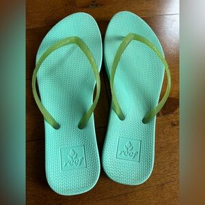Reef Escape Lux Jelly Strap Flip Flops • Mint Green • Vintage 2010s Size 5